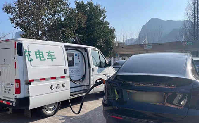 工农区汽车搭电